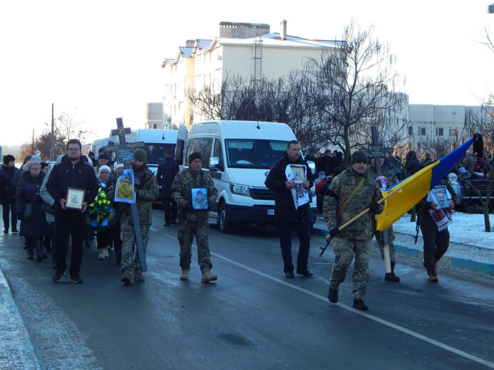 В Южному попрощались з Захисниками України Станіславом Годовенко та Сергієм Чайківським