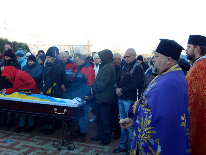 В Южному попрощались з Захисниками України Станіславом Годовенко та Сергієм Чайківським