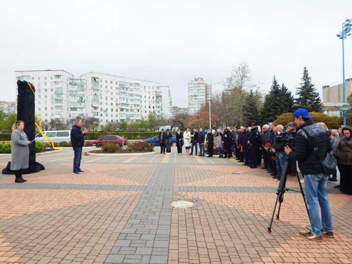 В Южному відбувся мітинг-реквієм з нагоди 37-ї річниці Чорнобильської катастрофи