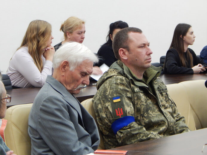 В Южному посадовці провели круглий стіл з сім’ями загиблих військових 