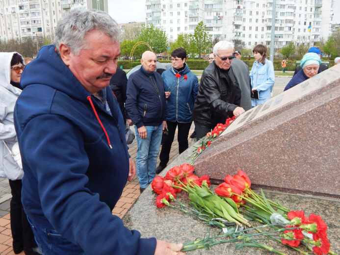 В Южному відбувся мітинг-реквієм з нагоди 37-ї річниці Чорнобильської катастрофи